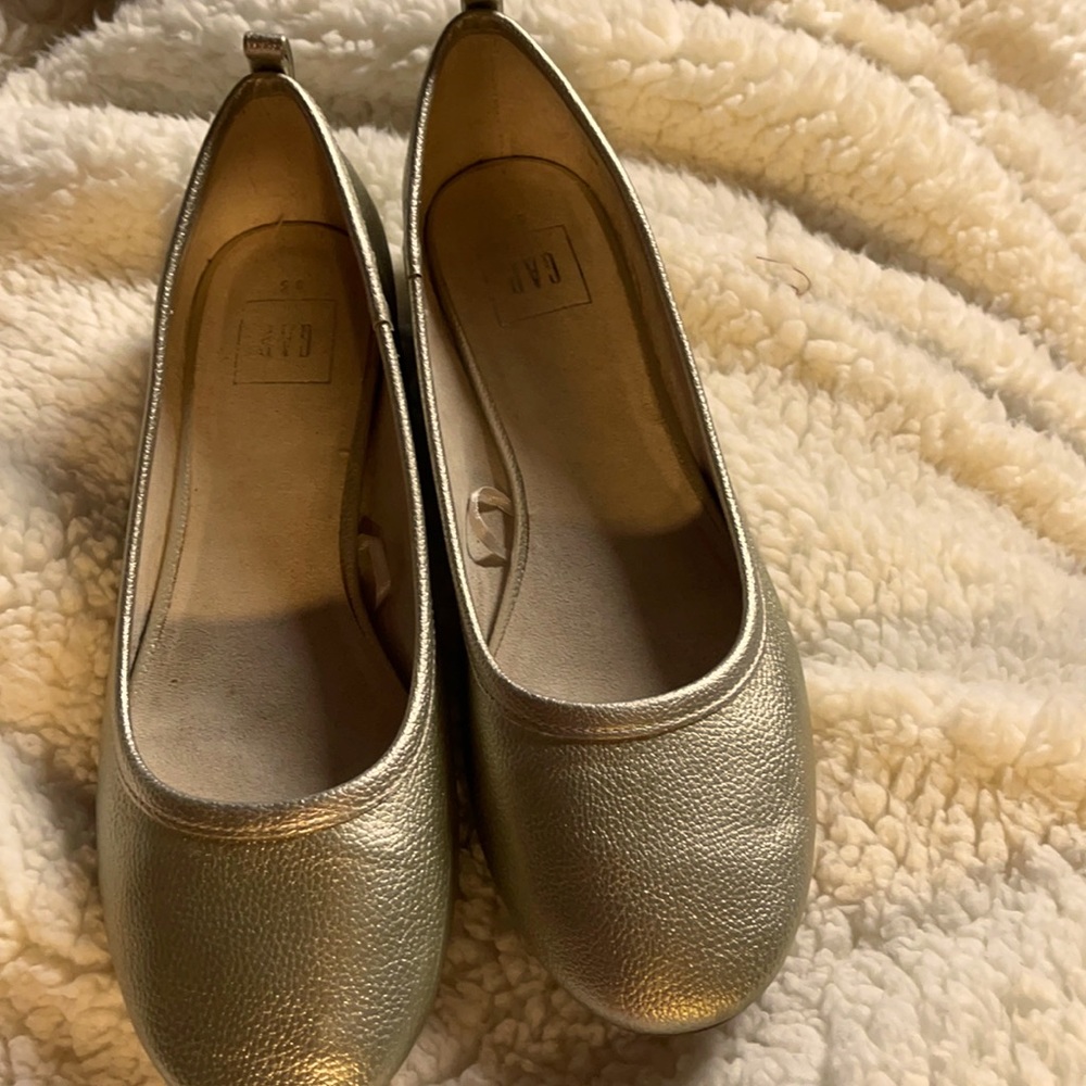 GAP Silver Gold toned flats